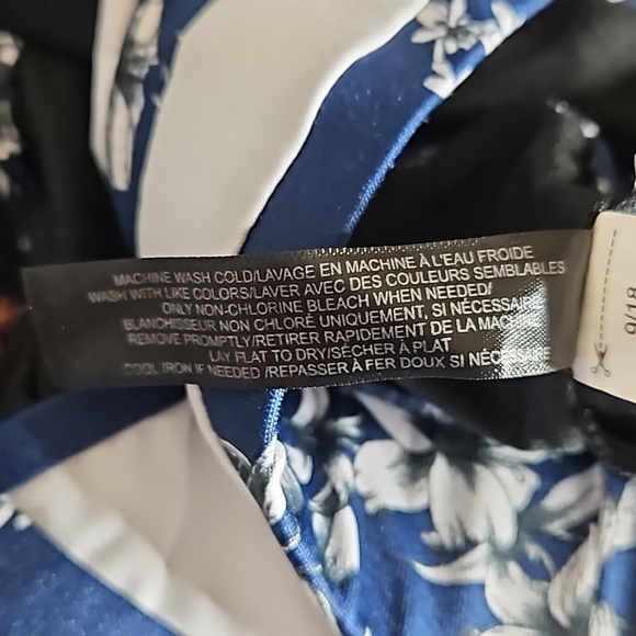 Sam Edelman Navy/White Floral Print Sports Bra Size Medium - Picture 7 of 7